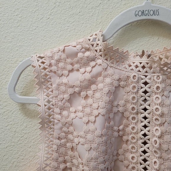 ASOS DESIGN contrast lace mini dress with peplum and pleated hem in pink - Picture 6 of 8